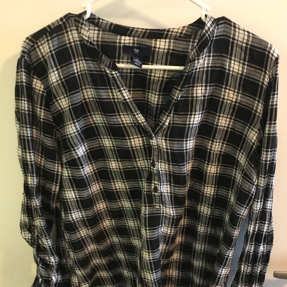 Gap shirt